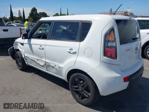 2011 Kia Soul + with VIN KNDJT2A21B7722613, listed as a IAAI auction lot 42054581 with 130,482 mi miles. Bid and sale history available at carsss.com. Image 3.
