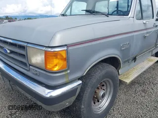 1990 Ford F-250 с VIN 2FTHF25HXLCA21768, выставлен на аукционе IAAI как лот 42224384 с пробегом 90 158 миль миль и . История ставок и продаж доступна на DreamBid. Изображение 6.