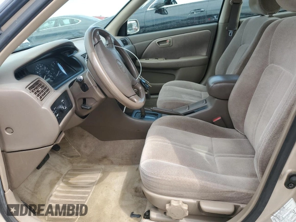 1998 Toyota Camry LE z VIN 4T1BG22K0WU858838, wystawiony jako Copart lot #53525565 z przebiegiem 133 777 mil mil oraz Czysty tytuł • Clean title. Historia ofert i sprzedaży dostępna na DreamBid. Obrazek 7.