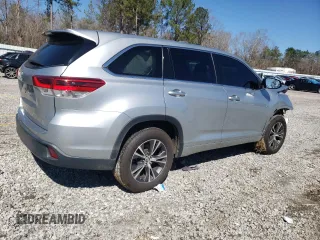 2018 Toyota Highlander LE z VIN 5TDZARFH4JS040991, wystawiony jako Copart lot #48375895 z przebiegiem 47 243 mil mil oraz Szkoda całkowita • Salvage title. Historia ofert i sprzedaży dostępna na DreamBid. Obrazek 3.