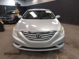 2013 Hyundai Sonata GLS z VIN 5NPEB4ACXDH620718, wystawiony jako IAAI lot #42450301 z przebiegiem 164 170 mil mil oraz . Historia ofert i sprzedaży dostępna na DreamBid. Obrazek 12.