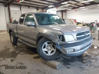 2000 Toyota Tundra SR5 with VIN 5TBBT4410YS040624, listed as a IAAI auction lot 41754230 with 225,472 mi miles and . Bid and sale history available at DreamBid. Image 1.