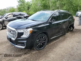 2022 GMC Terrain Denali z VIN 3GKALXEV1NL249060, wystawiony jako Copart lot #61643735 z przebiegiem Nie podano mil oraz Czysty tytuł • Clean title. Historia ofert i sprzedaży dostępna na DreamBid. Obrazek 1.