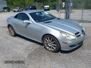 2005 Mercedes-Benz SLK 230/320 z VIN WDBWK56F55F049419, wystawiony jako IAAI lot #42258163 z przebiegiem 36 803 mil mil oraz . Historia ofert i sprzedaży dostępna na DreamBid. Obrazek 1.