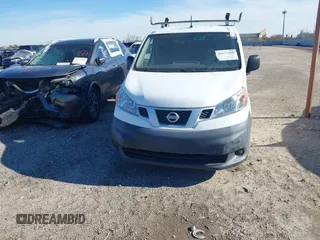 2017 Nissan NV200 S z VIN 3N6CM0KN4HK708196, wystawiony jako IAAI lot #41177290 z przebiegiem 104 398 mil mil oraz . Historia ofert i sprzedaży dostępna na DreamBid. Obrazek 13.