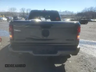 2024 Ram 1500 Big Horn z VIN 1C6SRFBT0RN210968, wystawiony jako Copart lot #49988365 z przebiegiem 7 678 mil mil oraz Szkoda całkowita • Salvage title. Historia ofert i sprzedaży dostępna na DreamBid. Obrazek 6.