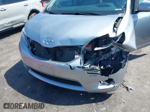 2016 Toyota Sienna Ltd with VIN 5TDDK3DCXGS137651, listed as a IAAI auction lot 42004497 with 116,274 mi miles. Bid and sale history available at carsss.com. Image 6.