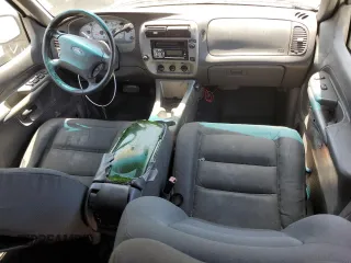 2001 Ford Explorer Sport Trac with VIN 1FMZU67E21UB28312, listed as a Copart auction lot 61501605 with 206,299 mi miles and Clean title. Bid and sale history available at DreamBid. Image 8.