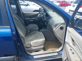 2005 Hyundai Tucson GLS with VIN KM8JN12D45U132721, listed as a IAAI auction lot 42213518 with 153,491 mi miles. Bid and sale history available at carsss.com. Image 5.