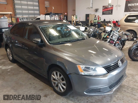 2011 Volkswagen Jetta Sedan SE PZEV with VIN 3VWDZ7AJ9BM369301, listed as a IAAI auction lot 41982641 with 114,217 mi miles. Bid and sale history available at carsss.com. Image 1.