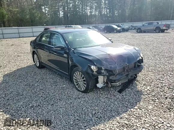 2017 Volkswagen Passat SE z VIN 1VWBT7A32HC018878, wystawiony jako Copart lot #53029885 z przebiegiem Nie podano mil oraz Szkoda całkowita • Salvage title. Historia ofert i sprzedaży dostępna na DreamBid. Obrazek 14.
