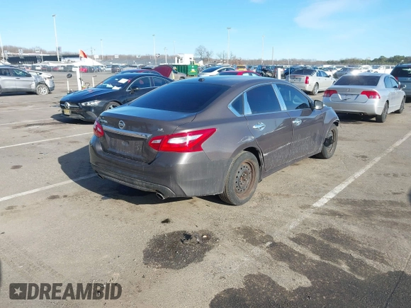 2017 Nissan Altima SR z VIN 1N4AL3AP9HC133798, wystawiony jako IAAI lot #41582890 z przebiegiem 57 440 mil mil oraz . Historia ofert i sprzedaży dostępna na DreamBid. Obrazek 4.