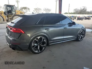 2023 Audi RS Q8 z VIN WU1ARBF19PD039360, wystawiony jako Copart lot #47538615 z przebiegiem 8 961 mil mil oraz Szkoda całkowita • Salvage title. Historia ofert i sprzedaży dostępna na DreamBid. Obrazek 3.