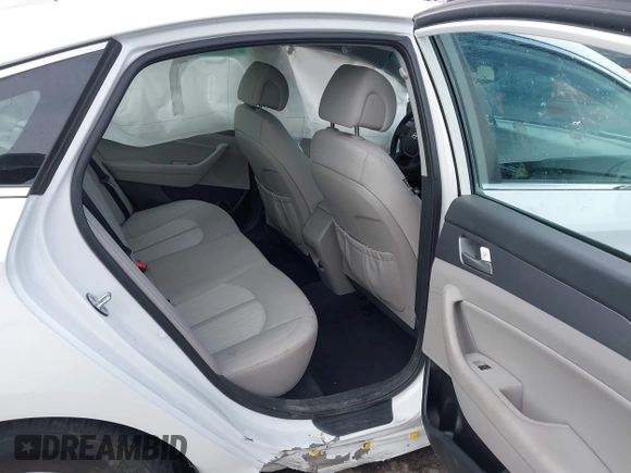 2016 Hyundai Sonata SE with VIN KMHE24L15GA037265, listed as a IAAI auction lot 40752675 with Not Provided miles and . Bid and sale history available at DreamBid. Image 8.