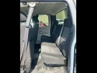 2011 GMC Sierra 2500HD Work Truck z VIN 1GT22ZCGXBZ435266, wystawiony jako IAAI lot #42532692 z przebiegiem 222 069 mil mil oraz . Historia ofert i sprzedaży dostępna na DreamBid. Obrazek 51.