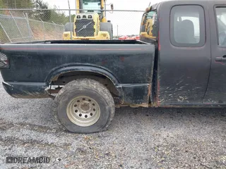 2004 Chevrolet Colorado LS Z85 with VIN 1GCCS198648176029, listed as a IAAI auction lot 41269418 with 198,985 mi miles. Bid and sale history available at carsss.com. Image 6.