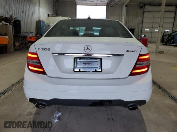2013 Mercedes-Benz C 300 Sport с VIN WDDGF8AB3DG071630, выставлен на аукционе Copart как лот 60633755 с пробегом 125 585 миль миль и Списание • Salvage title. История ставок и продаж доступна на DreamBid. Изображение 6.