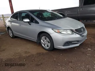 2013 Honda Civic LX z VIN 2HGFB2F57DH568672, wystawiony jako IAAI lot #41809372 z przebiegiem 123 644 mil mil oraz . Historia ofert i sprzedaży dostępna na DreamBid. Obrazek 1.