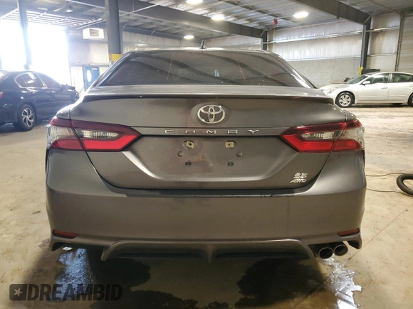 2023 Toyota Camry SE z VIN 4T1G11BK9PU083121, wystawiony jako Copart lot #58724145 z przebiegiem 29 991 mil mil oraz Szkoda całkowita • Salvage title. Historia ofert i sprzedaży dostępna na DreamBid. Obrazek 6.