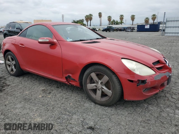 2007 Mercedes-Benz SLK 280 with VIN WDBWK54F17F147708, listed as a Copart auction lot 55885305 with 164,934 mi miles and Clean Title. Bid and sale history available at DreamBid. Image 4.
