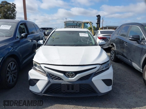 2020 Toyota Camry SE z VIN 4T1G11AK3LU312906, wystawiony jako IAAI lot #42370015 z przebiegiem 67 382 mil mil oraz . Historia ofert i sprzedaży dostępna na DreamBid. Obrazek 13.