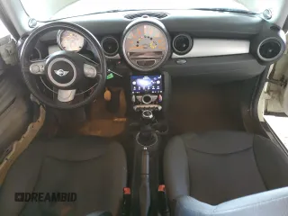 2010 MINI Clubman z VIN WMWML3C51ATX52238, wystawiony jako Copart lot #50537605 z przebiegiem 96 000 mil mil oraz Szkoda całkowita • Salvage title. Historia ofert i sprzedaży dostępna na DreamBid. Obrazek 8.