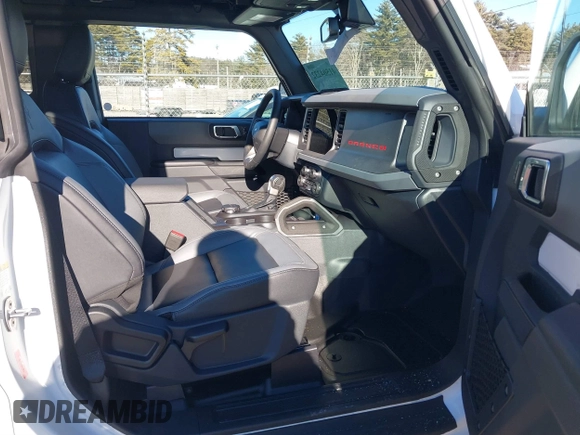 2024 Ford Bronco Big Bend с VIN 1FMDE7AH7RLB15038, выставлен на аукционе IAAI как лот 41504232 с пробегом 344 миль миль и . История ставок и продаж доступна на DreamBid. Изображение 5.