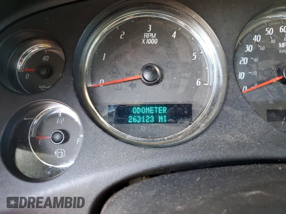 2007 GMC Sierra Denali z VIN 2GTEK638171707014, wystawiony jako Copart lot #42591155 z przebiegiem 263 123 mil mil oraz Szkoda całkowita • Salvage title. Historia ofert i sprzedaży dostępna na DreamBid. Obrazek 9.