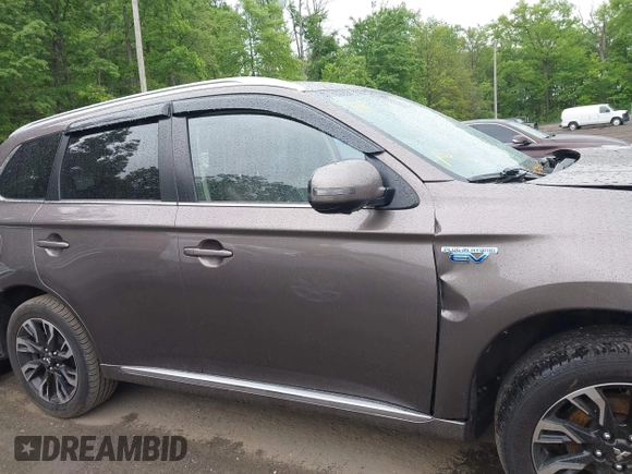 2018 Mitsubishi Outlander SEL with VIN JA4J24A52JZ042127, listed as a IAAI auction lot 42160276 with 106,789 mi miles and . Bid and sale history available at DreamBid. Image 13.
