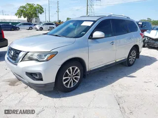 2013 Nissan Pathfinder SL with VIN 5N1AR2MM8DC679194, listed as a IAAI auction lot 41930209 with 182,959 mi miles. Bid and sale history available at carsss.com. Image 2.