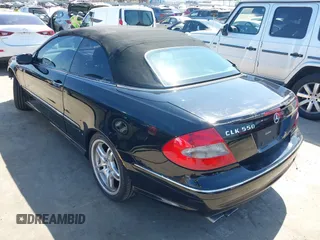 2007 Mercedes-Benz CLK 550 z VIN WDBTK72F07T079596, wystawiony jako IAAI lot #42140223 z przebiegiem 131 683 mil mil oraz . Historia ofert i sprzedaży dostępna na DreamBid. Obrazek 3.