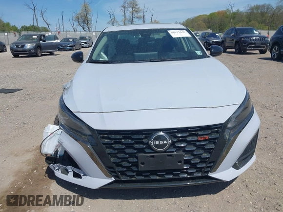 2024 Nissan Altima SR z VIN 1N4BL4CVXRN400409, wystawiony jako IAAI lot #42075648 z przebiegiem 9 108 mil mil oraz . Historia ofert i sprzedaży dostępna na DreamBid. Obrazek 13.