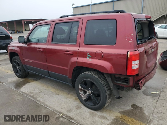 2014 Jeep Patriot Latitude with VIN 1C4NJPFA8ED818233, listed as a Copart auction lot 43947895 with 142,474 mi miles and Salvage Title. Bid and sale history available at carsss.com. Image 2.