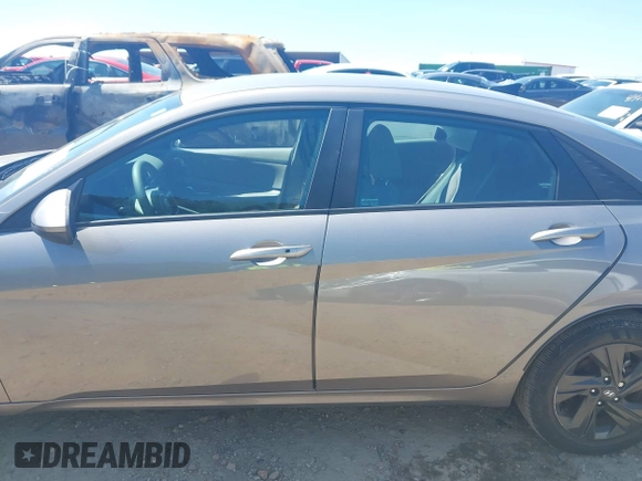 2022 Hyundai Elantra SEL with VIN KMHLM4AGXNU283362, listed as a IAAI auction lot 41981190 with 23,575 mi miles and . Bid and sale history available at DreamBid. Image 14.