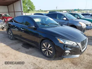 2019 Nissan Altima 2.5 SL with VIN 1N4BL4EVXKC120729, listed as a IAAI auction lot 39457605 with 132,189 mi miles. Bid and sale history available at carsss.com. Image 1.