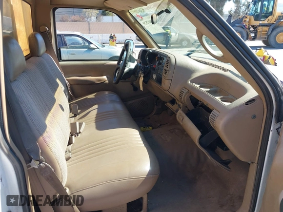 1995 GMC Sierra 1500 with VIN 1GDHC34K7SE549557, listed as a IAAI auction lot 41862529 with 98,437 mi miles and . Bid and sale history available at DreamBid. Image 5.