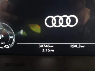 2019 Audi e-tron Premium Plus с VIN WA1LAAGE4KB023803, выставлен на аукционе IAAI как лот 42184693 с пробегом 30 746 миль миль и . История ставок и продаж доступна на DreamBid. Изображение 15.
