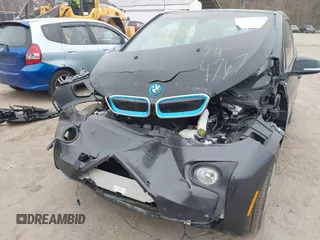 2015 BMW i3 z VIN WBY1Z4C5XFV501268, wystawiony jako IAAI lot #41028732 z przebiegiem 75 283 mil mil oraz . Historia ofert i sprzedaży dostępna na DreamBid. Obrazek 6.