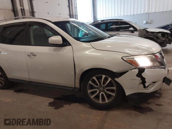 2013 Nissan Pathfinder SV with VIN 5N1AR2MM3DC630940, listed as a IAAI auction lot 41862145 with 126,472 mi miles. Bid and sale history available at carsss.com. Image 6.