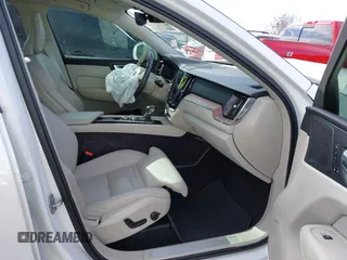 2020 Volvo XC60 Inscription with VIN YV4102DL3L1468305, listed as a IAAI auction lot 41329470 with 68,619 mi miles and . Bid and sale history available at DreamBid. Image 5.