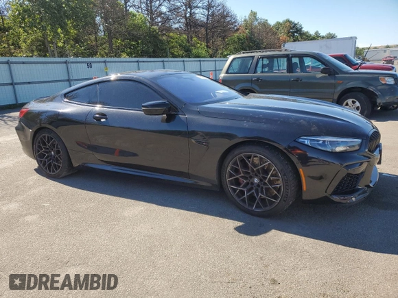 2022 BMW M8 Competition z VIN WBSAE0C08NCK00673, wystawiony jako Copart lot #61285334 z przebiegiem Nie podano mil oraz Szkoda całkowita • Salvage title. Historia ofert i sprzedaży dostępna na DreamBid. Obrazek 4.