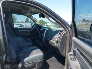 2018 Ram 1500 SLT z VIN 1C6RR7GM3JS230739, wystawiony jako IAAI lot #39968112 z przebiegiem 175 151 mil mil oraz . Historia ofert i sprzedaży dostępna na DreamBid. Obrazek 5.