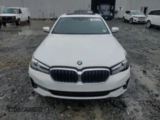 2021 BMW 5 Series 530i xDrive z VIN WBA13BJ03MCG98761, wystawiony jako Copart lot #56557135 z przebiegiem Nie podano mil oraz Szkoda całkowita • Salvage title. Historia ofert i sprzedaży dostępna na DreamBid. Obrazek 5.