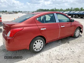 2015 Nissan Versa SV z VIN 3N1CN7AP9FL924261, wystawiony jako Copart lot #61920525 z przebiegiem 56 208 mil mil oraz Czysty tytuł • Clean title. Historia ofert i sprzedaży dostępna na DreamBid. Obrazek 3.