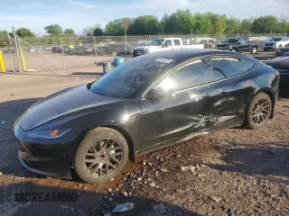 2024 Tesla Model 3 z VIN 5YJ3E1EA9RF763168, wystawiony jako Copart lot #55943725 z przebiegiem Nie podano mil oraz Szkoda całkowita • Salvage title. Historia ofert i sprzedaży dostępna na DreamBid. Obrazek 1.