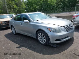 2008 Lexus LS 460 z VIN JTHBL46F985061458, wystawiony jako IAAI lot #42463544 z przebiegiem Nie podano mil oraz . Historia ofert i sprzedaży dostępna na DreamBid. Obrazek 1.