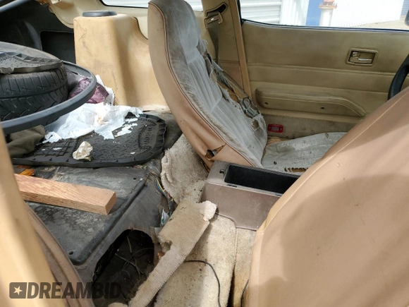 1981 Datsun 280ZX z VIN JN1HZ04S8BX265704, wystawiony jako Copart lot #49279325 z przebiegiem 251 218 mil mil oraz Tytuł czysty. Historia ofert i sprzedaży dostępna na DreamBid. Obrazek 10.