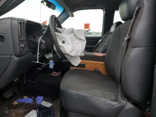 2000 Chevrolet Silverado 1500 LS with VIN 2GCEC19V6Y1189500, listed as a Copart auction lot 85591734 with 236,104 mi miles and Salvage Title. Bid and sale history available at carsss.com. Image 7.