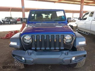 2020 Jeep Wrangler Unlimited Sport Altitude with VIN 1C4HJXDG9LW325327, listed as a IAAI auction lot 41865827 with 39,174 mi miles. Bid and sale history available at carsss.com. Image 12.