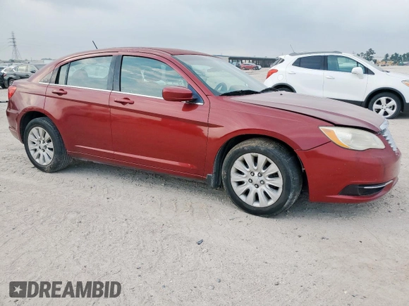 2014 Chrysler 200 LX z VIN 1C3CCBABXEN121858, wystawiony jako Copart lot #56477645 z przebiegiem 104 053 mil mil oraz Szkody całkowita. Historia ofert i sprzedaży dostępna na DreamBid. Obrazek 4.
